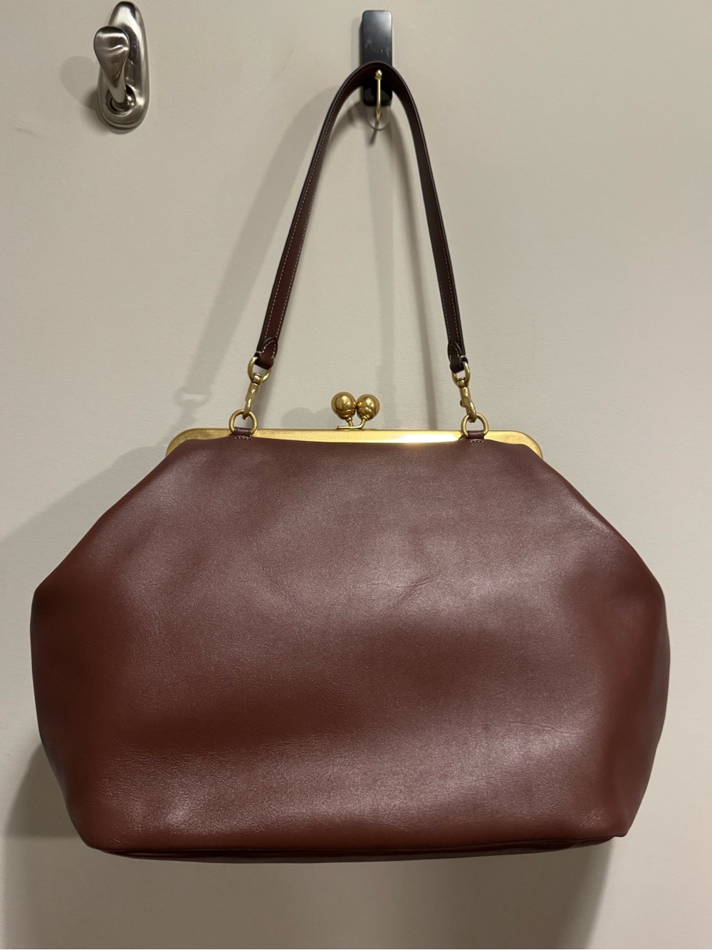 Coach Large Kisslock Frame Bag in Brown with Gold Hardware - Picture 2 of 12